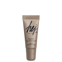 Tratament cu peptide pentru buze