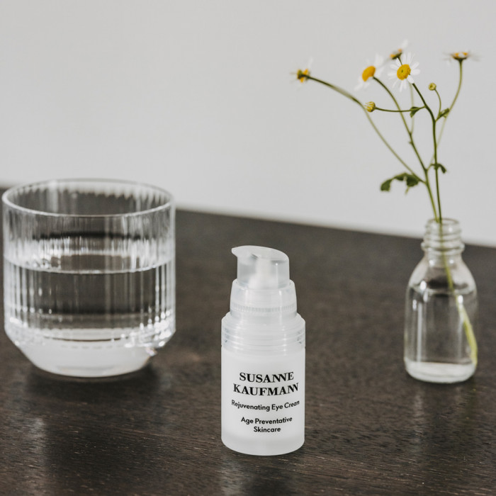 Scurtă privire către universul produselor anti-aging
